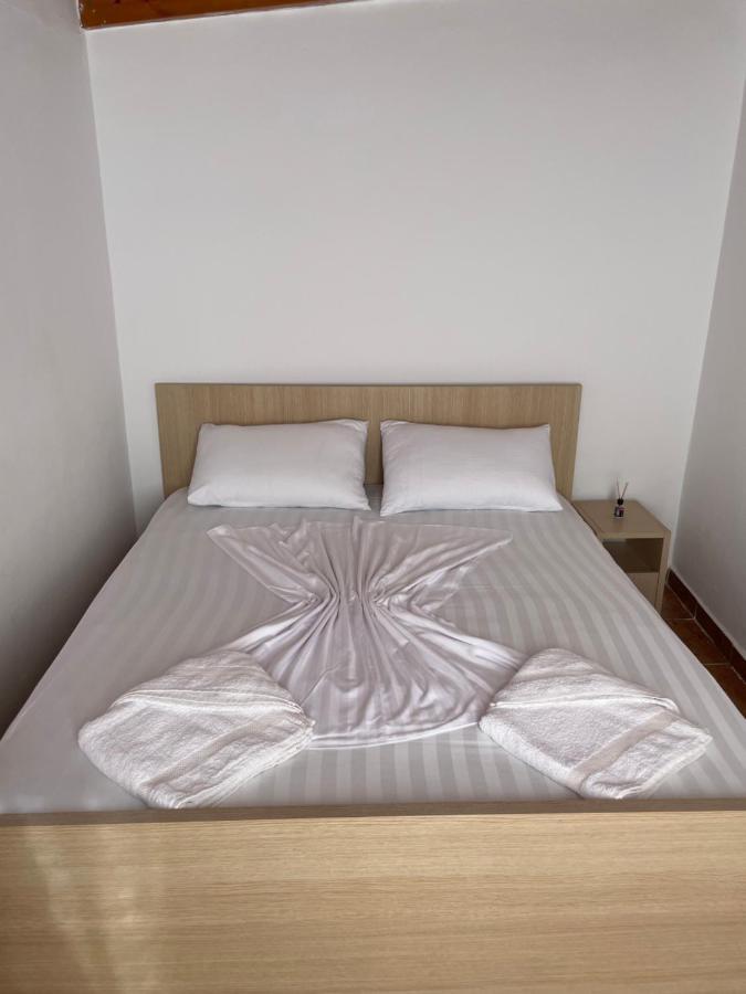 Sea View Apartments Vlorë Buitenkant foto