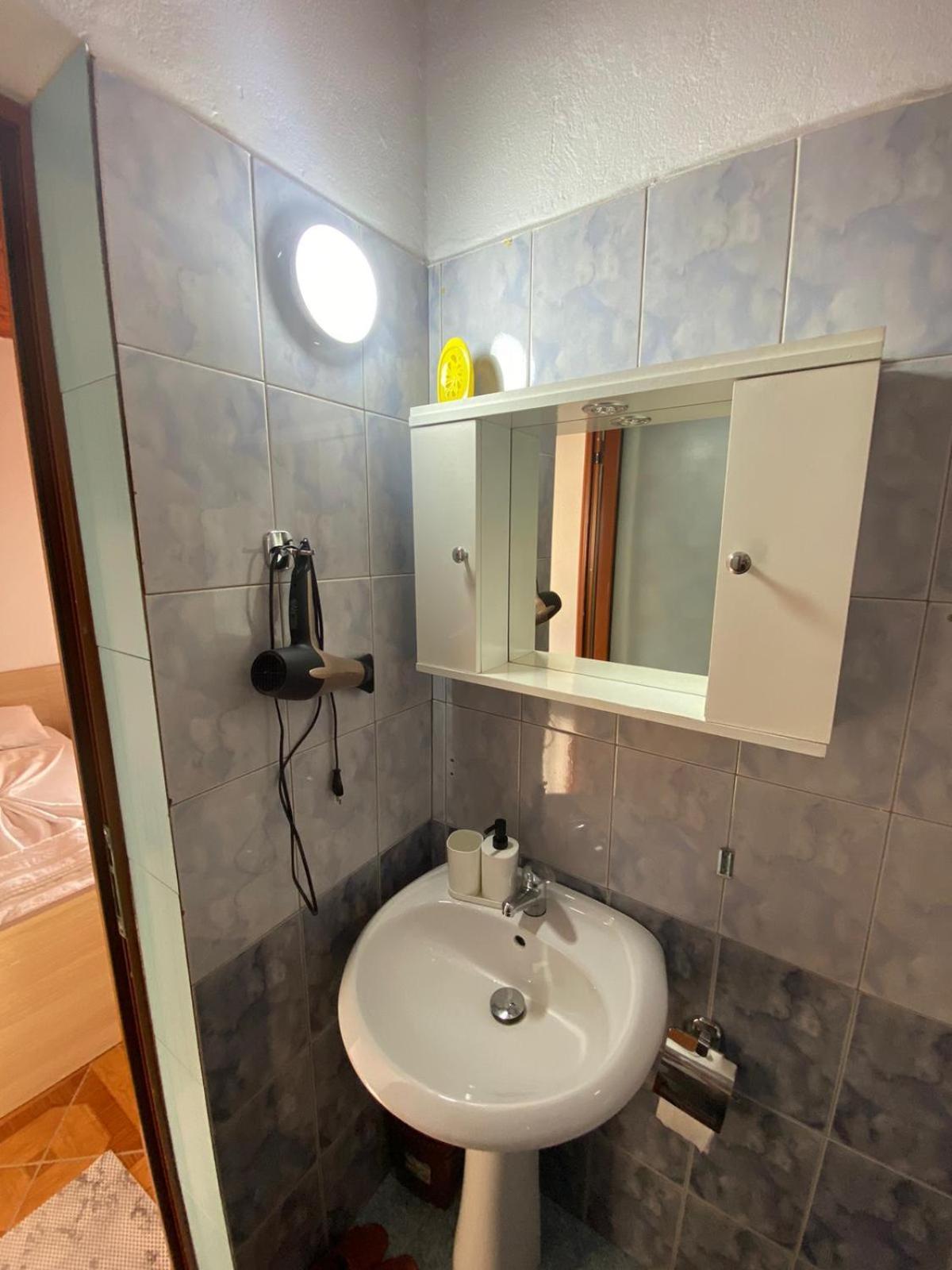 Sea View Apartments Vlorë Buitenkant foto